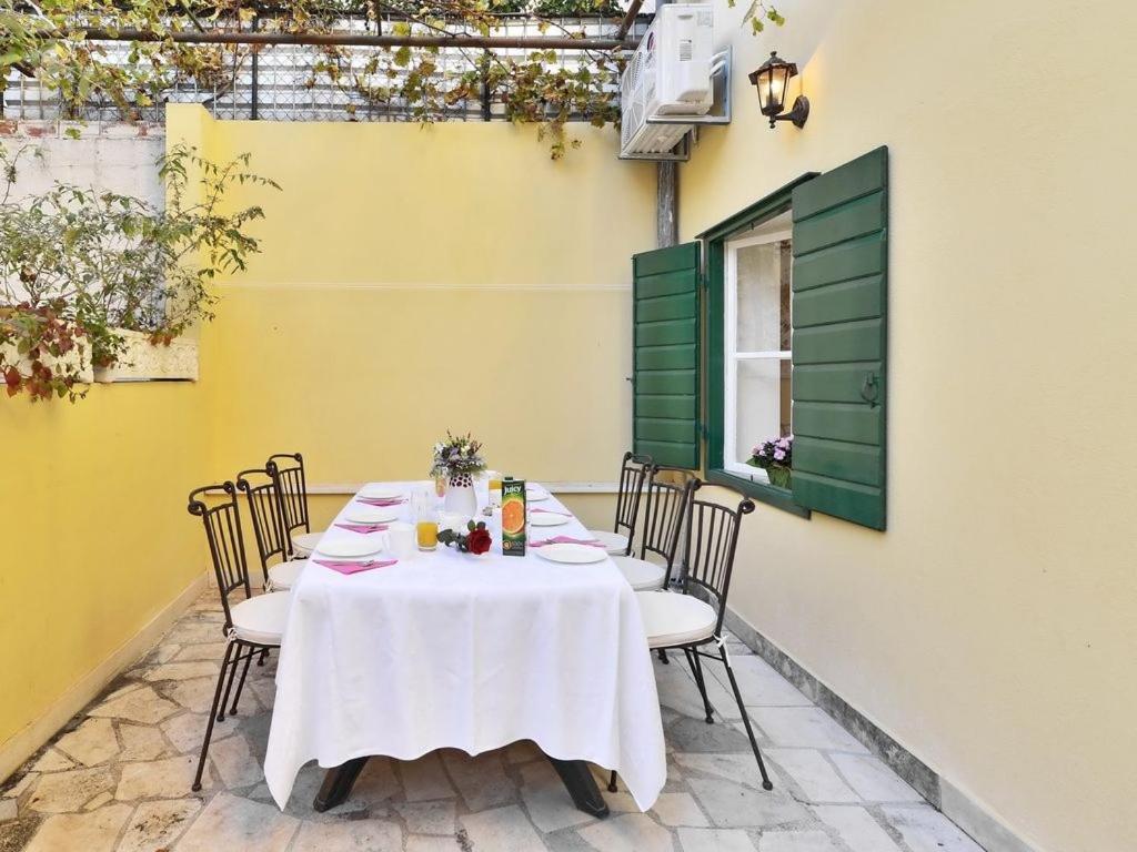 Villa Omiš Eksteriør bilde